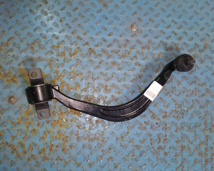 Рычаг передней подвески средний (бумеранг) в сборе левый 3089940